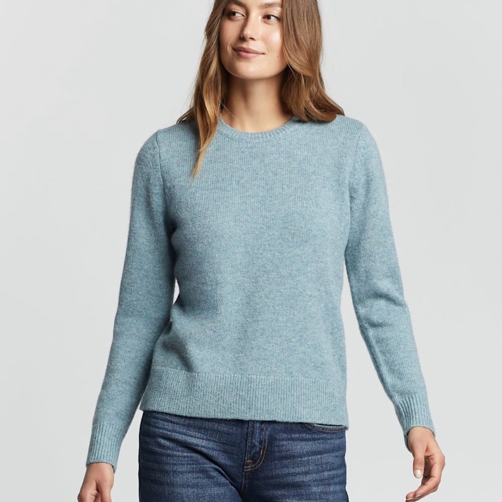 Gap women’s size medium wool blend crewneck sweater heathered green color